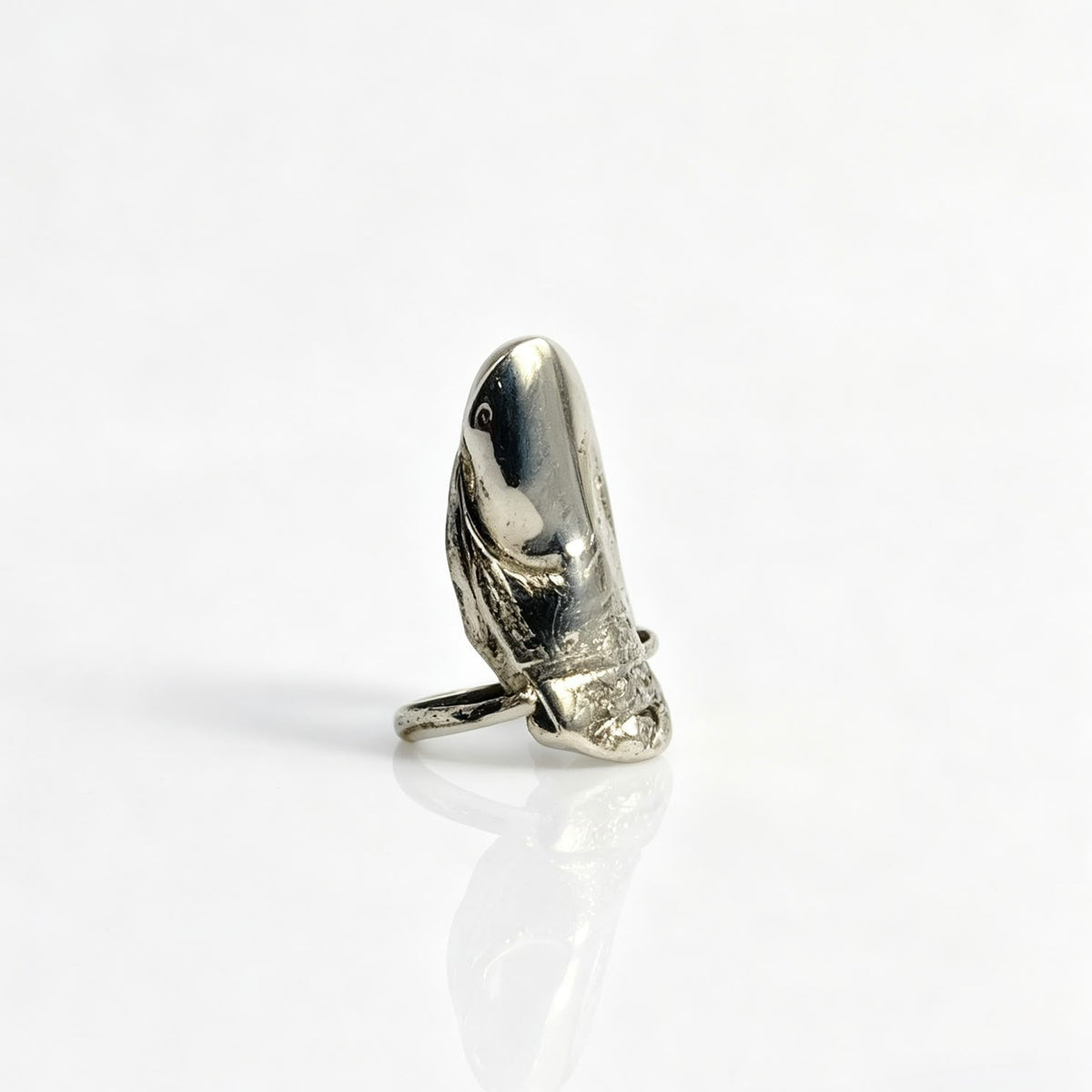 Ecdysis Thumb Ring