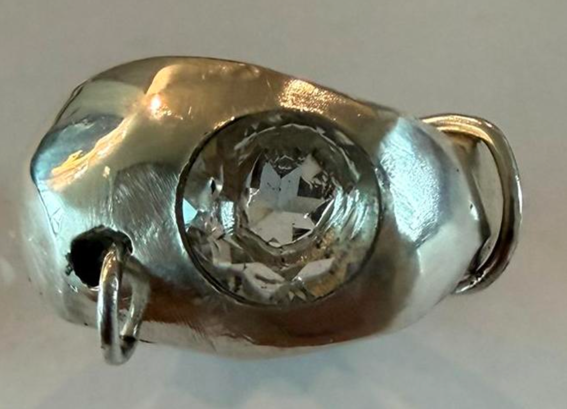 Pierced dream ring
